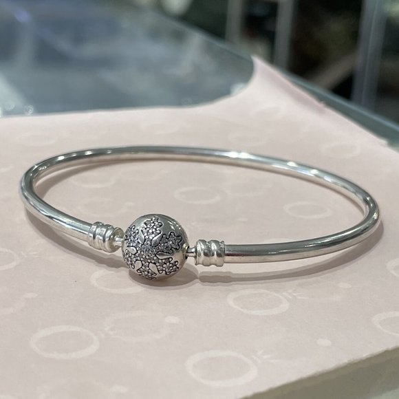 Pandora UNIQUE AS YOU ARE Bangle Bracelet FROZEN SNOWFLAKE - Picture 2 of 4